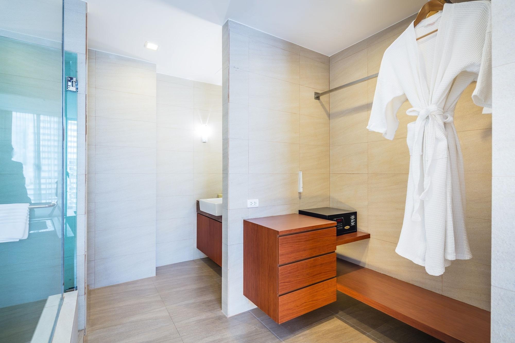Hotel Solo, Sukhumvit 2, Bangkok - SHA Extra Plus Bagian luar foto