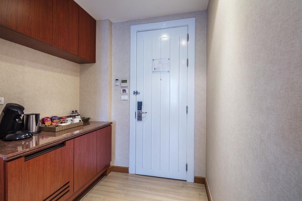 Hotel Solo, Sukhumvit 2, Bangkok - SHA Extra Plus Bagian luar foto
